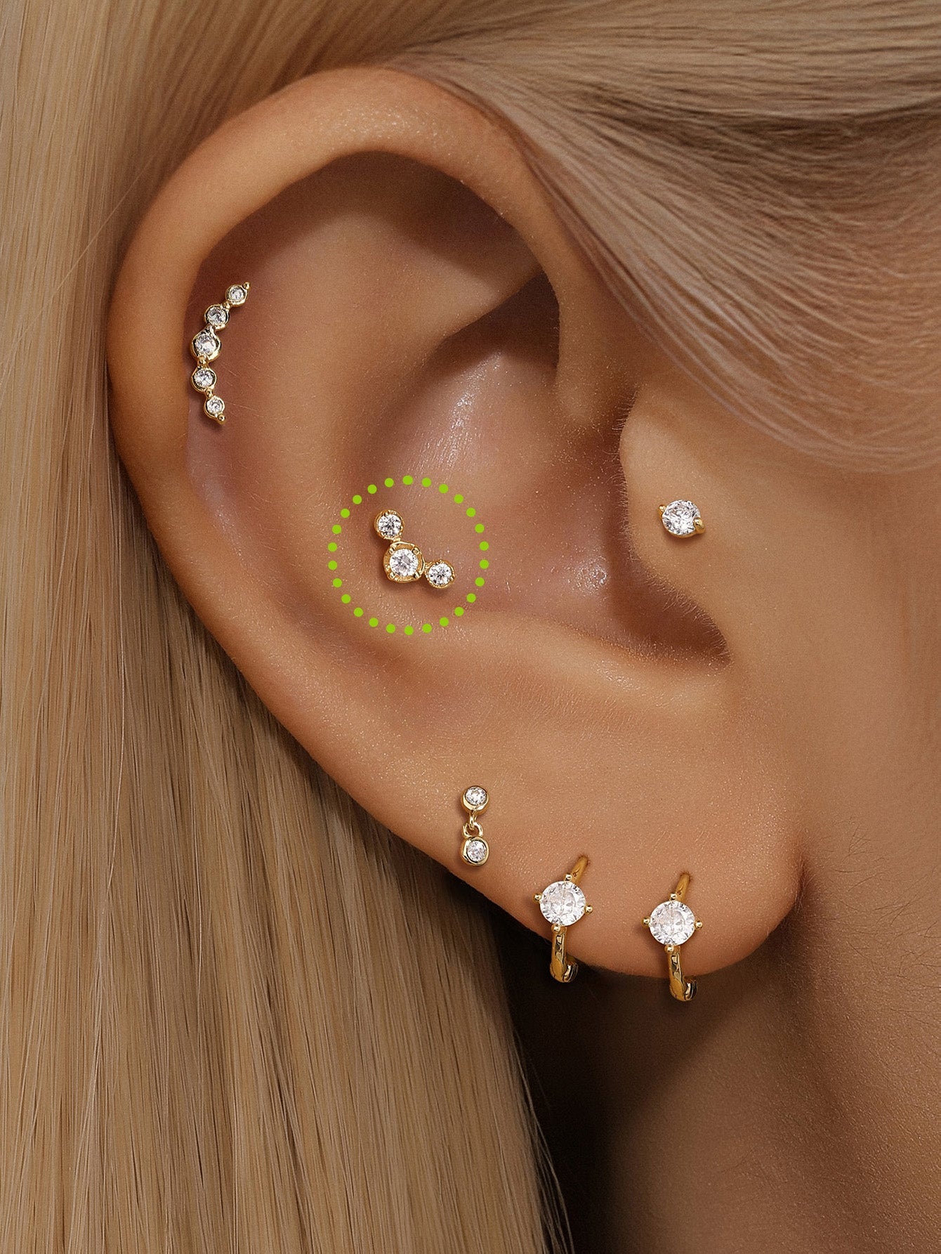 Stud de piercing d'oreille fileté avec trio de zircon serti en or massif 14K