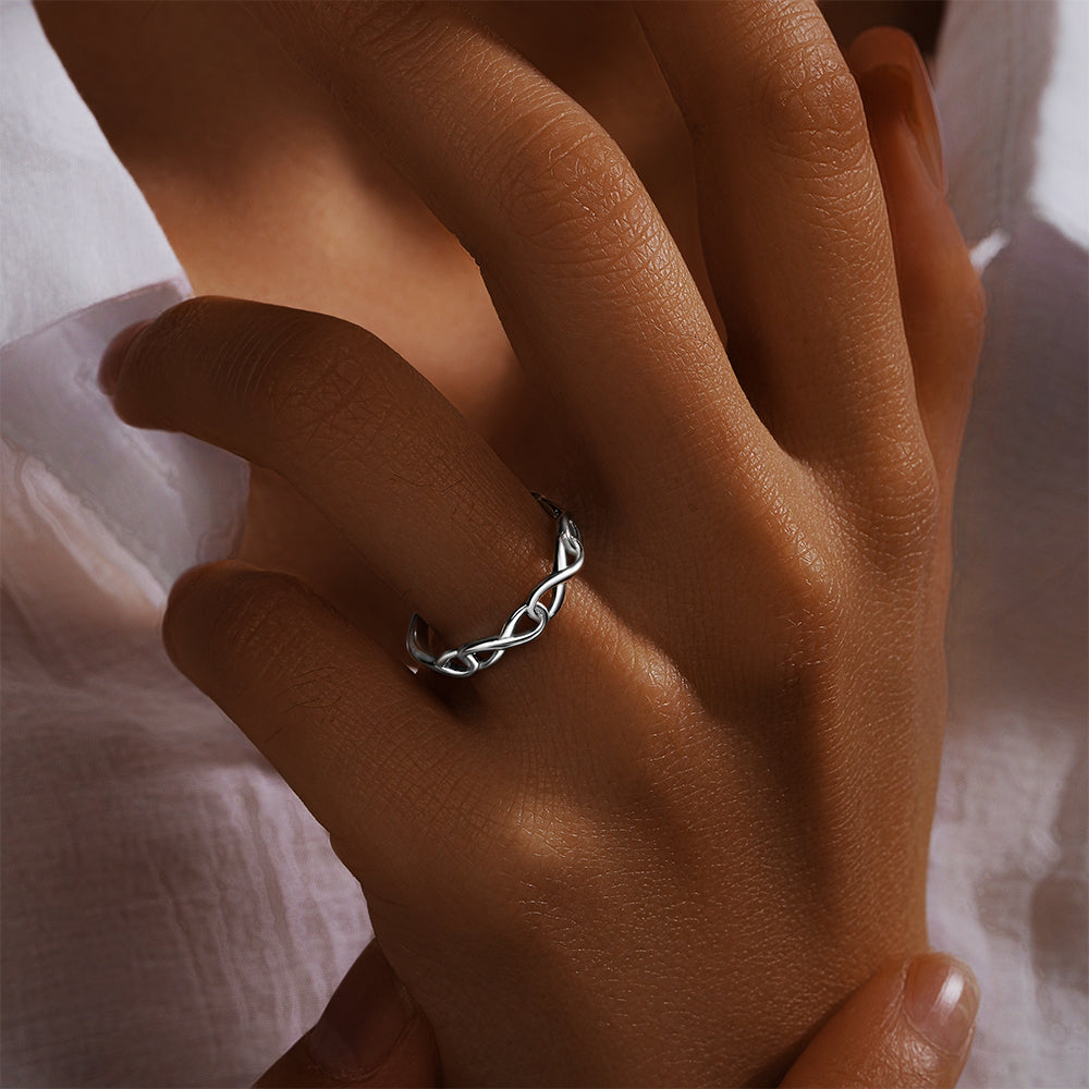 Horae 925 Sterling Silver Love Twisted Loop Ring